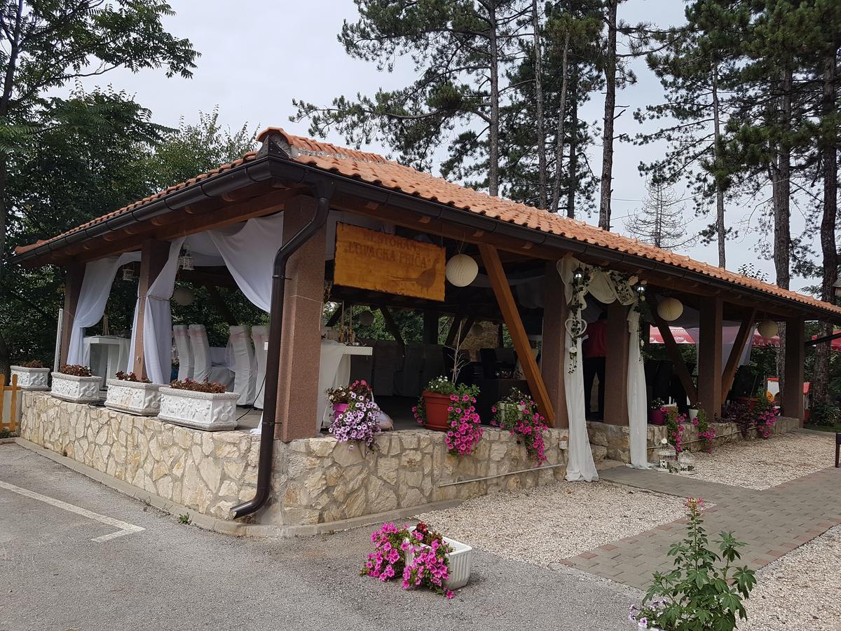 Restoran&Motel And Apartmants Lovacka Prica Tesanj Exterior photo